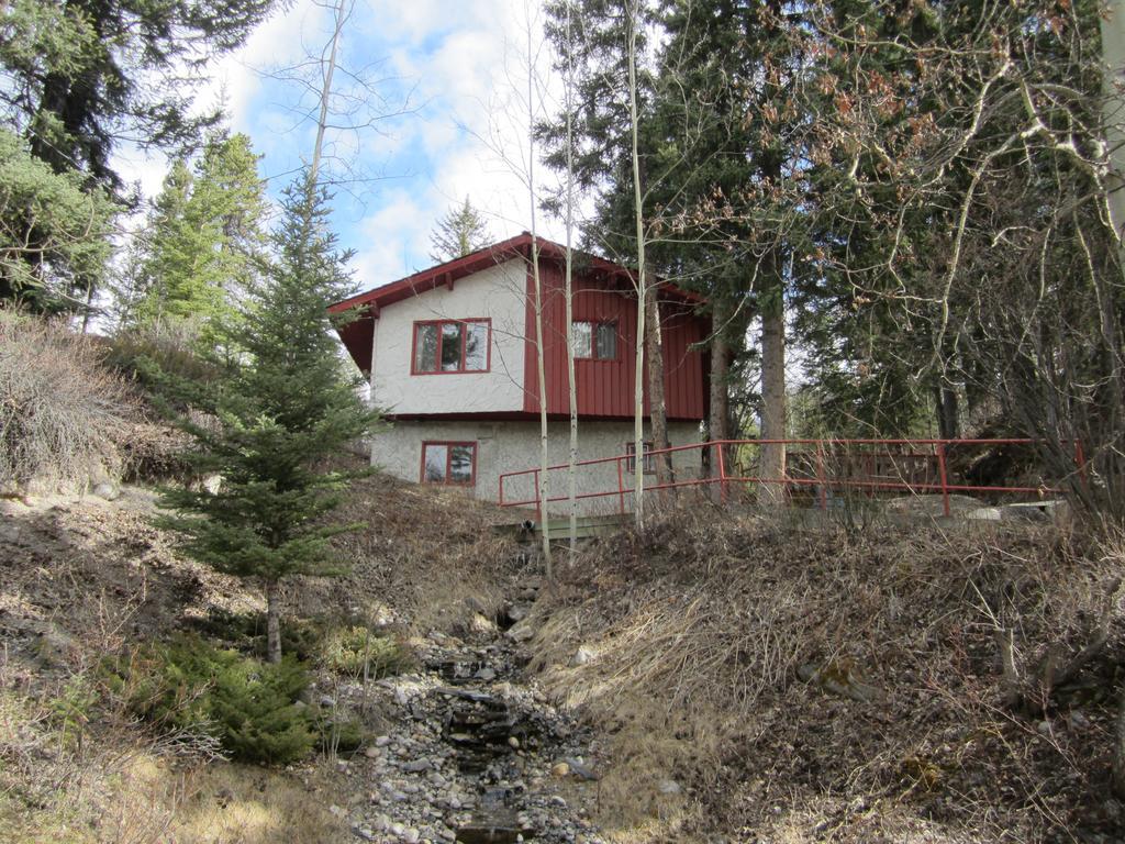The Gateway Inn Канмор Екстериор снимка
